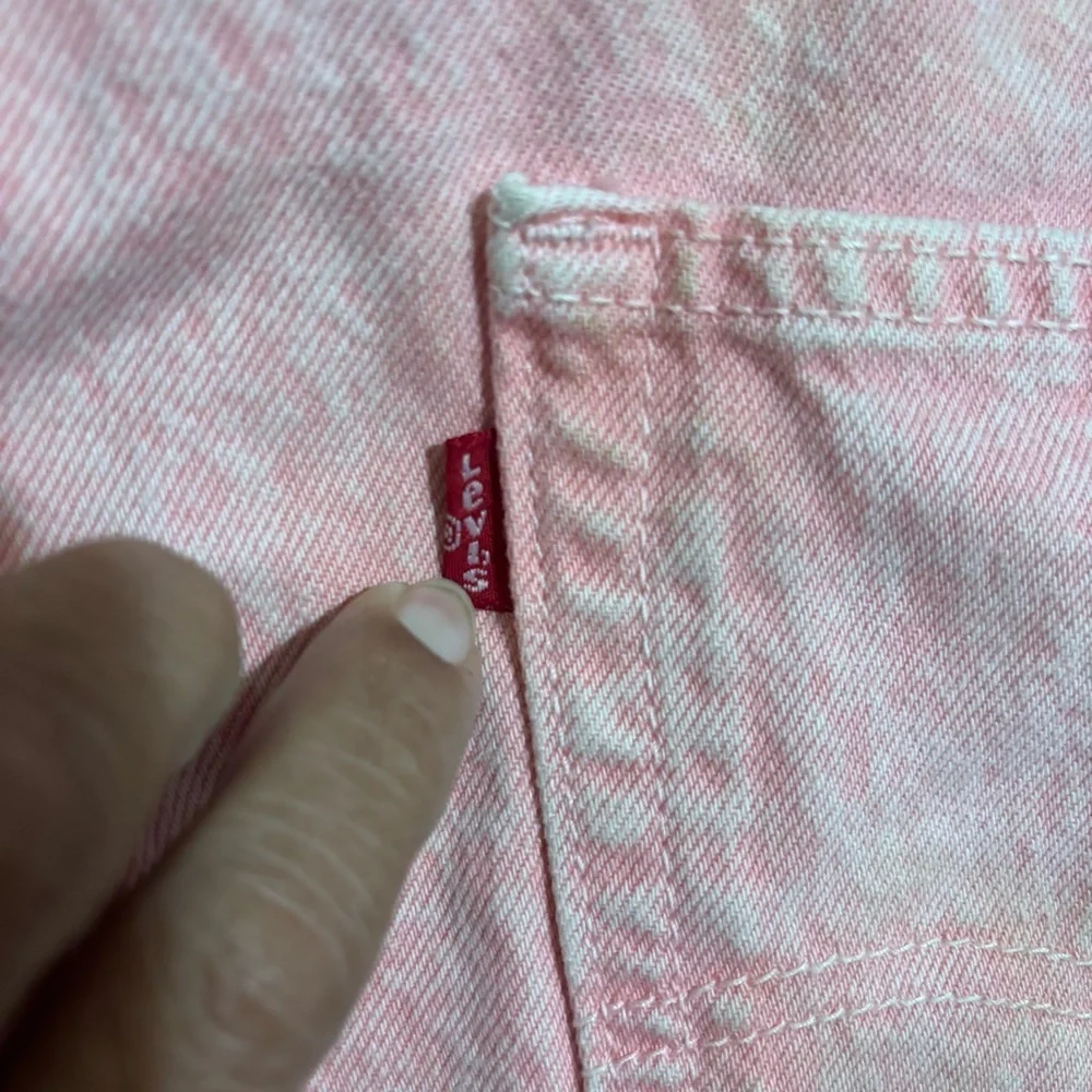 Levi’s 569 Loose Fit Pink Denim Shorts Men’s Size 42 Y2K Baggy Skate Stains